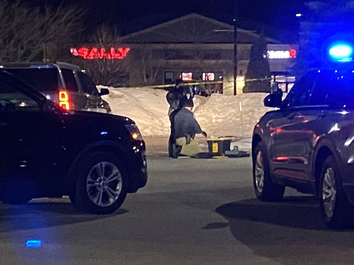 Police are investigating a reported shooting outside of Walmart in Scarborough tonight, per dispatch. The store is still open. 